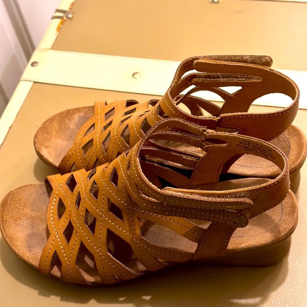 BareTrap tan wedge sandals